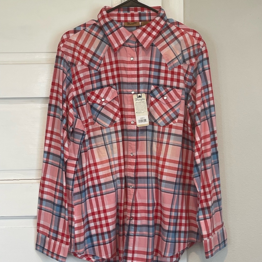 Wrangler long sleeve snap shirt